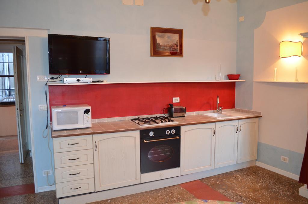 Ca Tornielli Apartment Венеция Стая снимка